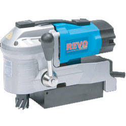The REVO LOW PROFILE 35 magnetic drill is a fabricators dream machine if working in confined spaces is an issue. Available in 110 & 230 volt versions.